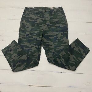 Gap High Rise Straight Olive Camo Flat Front Cropped women’s size 6